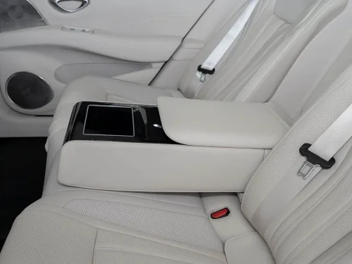 BYD Seal 08 DM-p PHEV debuts with 300 km WLTC pure electric range