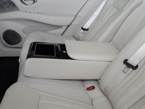 BYD Seal 08 DM-p PHEV debuts with 300 km WLTC pure electric range