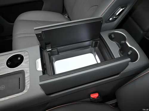 GWM’s Wey V9X flagship PHEV SUV opens pre-sales, EV and HEV scheduled this year