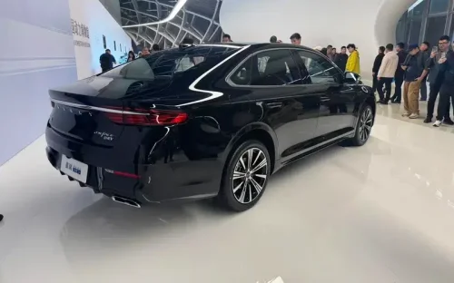 Geely Preface i-HEV with 3.98L/100km fuel economy opens pre-sales, starting from 15,600 USD