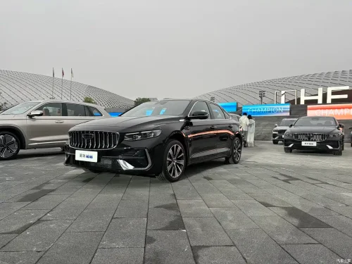 Geely Preface i-HEV with 3.98L/100km fuel economy opens pre-sales, starting from 15,600 USD