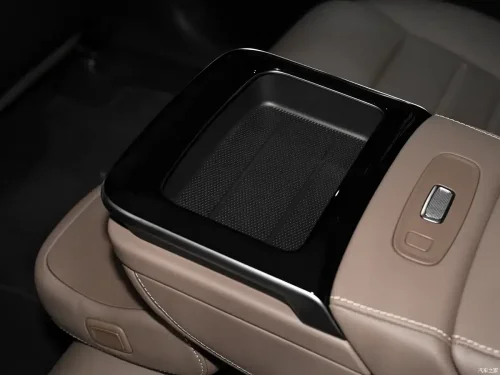 Mercedes-Benz GLC EV’s long wheelbase version debuts in China with S-Class air suspension and 700 km+ range