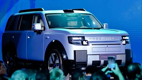 SUV, Chery, Freelander 8 SUV from Chery and JLR made live debut in China