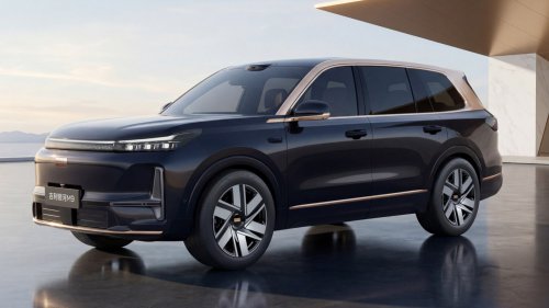 Geely KX21 flagship HEV crossover teased in China as Galaxy M9 sister model