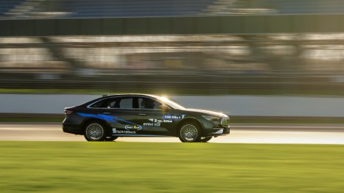 Geely, Chinese Geely Starshine 7 sedan hit Silverstone F1 Circuit and began mass production