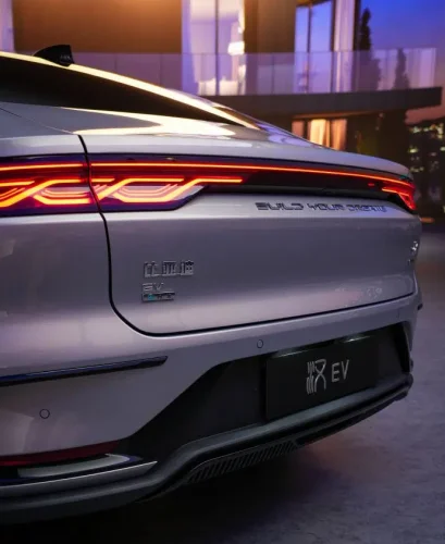 New BYD Han EV sedan arrives at China dealers with flash charging and Blade Battery 2.0