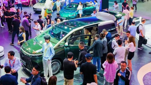 BAIC, BAIC’s Arcfox begins Wendao V9 EREV MPV pre-sales in China starting at 32,200 USD, 8000+ orders in 48 hours