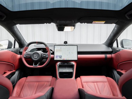 Zeekr 007 and 7 GT launched with 900V upgrade and FR-Line option, price cut by 1,400 USD to 26,700 USD