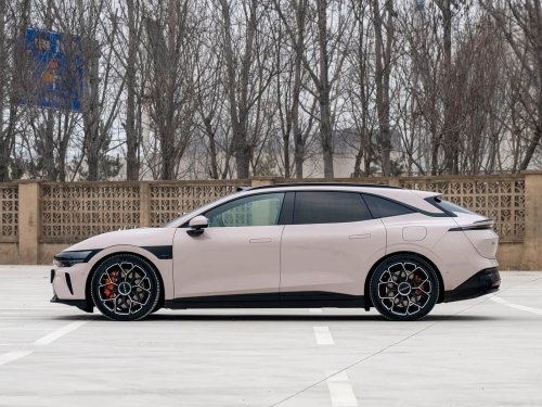 Zeekr 007 and 7 GT launched with 900V upgrade and FR-Line option, price cut by 1,400 USD to 26,700 USD