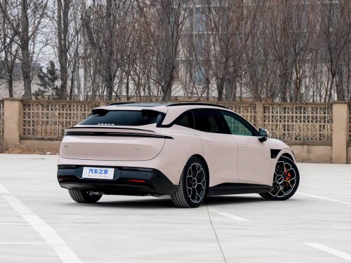 Zeekr 007 and 7 GT launched with 900V upgrade and FR-Line option, price cut by 1,400 USD to 26,700 USD