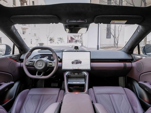 Zeekr 007 and 7 GT launched with 900V upgrade and FR-Line option, price cut by 1,400 USD to 26,700 USD