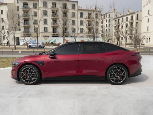Zeekr, Zeekr 007 and 7 GT launched with 900V upgrade and FR-Line option, price cut by 1,400 USD to 26,700 USD