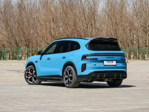 Zeekr 8X launched: 900V hybrid SUV, tri-motor 1,380 hp, 0–100 in 2.96s, starts 45,800 USD in China