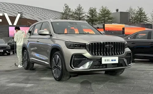 Geely Monjaro i-HEV opens pre-sales with 48.4% efficiency hybrid system, starts 19,600 USD in China