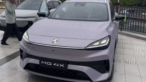 MG 4X electric SUV with liquid-solid battery reached dealers in China