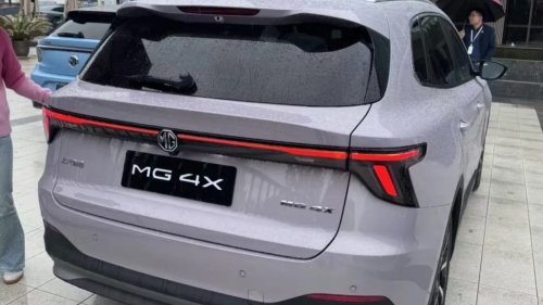 MG 4X electric SUV with liquid-solid battery reached dealers in China