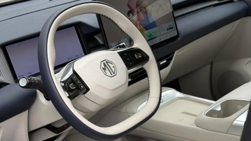 MG 4X electric SUV with liquid-solid battery reached dealers in China