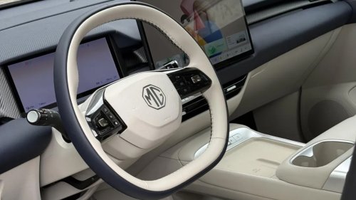 MG 4X electric SUV with liquid-solid battery reached dealers in China