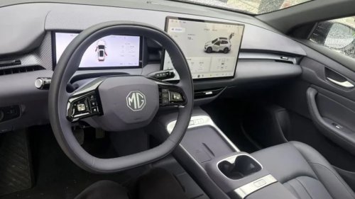 MG 4X electric SUV with liquid-solid battery reached dealers in China