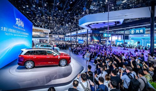 BYD, Tesla, Zeekr, Battery, BYD threatens legal action as Tesla, Zeekr and EV giants deny regulator talks: “battery lock” rumors rejected