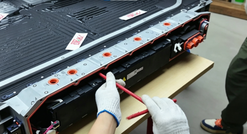 BYD, Battery, BYD Blade Battery teardown reveals 170-cell pack after 40-hour freeze, team defends 8-hour dismantling