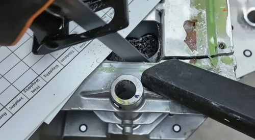BYD Blade 2.0 survives 8‑hour violent teardown: bloggers grind, saw, hammer with no fire