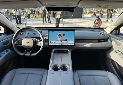 CATL, Arcfox Beta S3 launches in China: leveraging CATL’s battery-swapping network with entry-level BaaS pricing of 8,800 USD