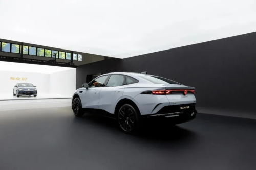 Volkswagen, Xpeng, Volkswagen launches ID. Unyx 07 in China: co-developed with Xpeng, starting at 16,200 USD