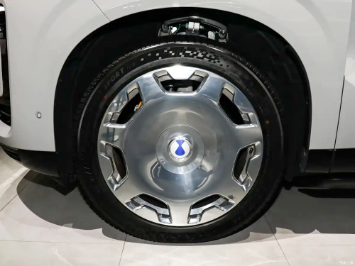 New Denza N9 PHEV with Flash Charging and 420 km CLTC EV range to officially launch on May 18