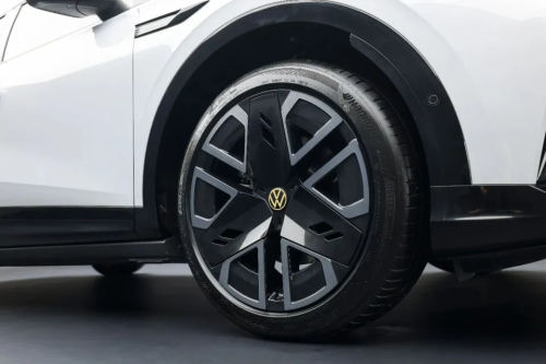Volkswagen, Xpeng, Volkswagen launches ID. Unyx 07 in China: co-developed with Xpeng, starting at 16,200 USD