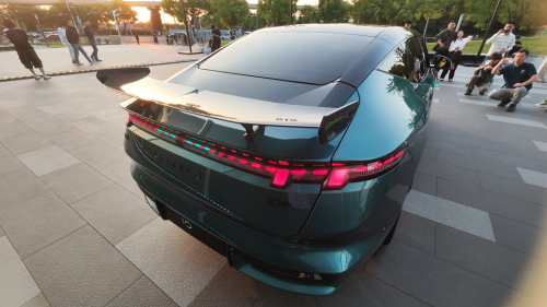Lynk &amp; Co 10 series launches in China: charging speed outpaces BYD’s Flash Charging, starting at 25,000 USD
