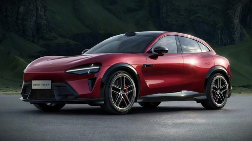 Crimson Red Xiaomi YU7 GT vs Tesla Plaid: new official images show 990 hp Nürburgring‑tuned SUV
