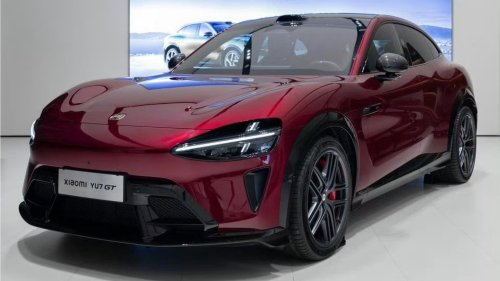 Xiaomi founder Lei Jun delivered six YU7 GT crossovers to the first clients