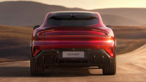 Xiaomi YU7 GT crossovers with 990 hp piling up at the factory ahead of launch