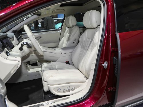 BYD’s Seal 08 flagship sedan brings flash charging and rear‑wheel steering to Q2 launch
