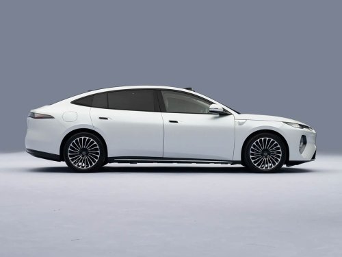 BYD’s Seal 08 flagship sedan brings flash charging and rear‑wheel steering to Q2 launch