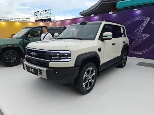 BYD, Denza, BYD’s Denza B5/B8 Flash‑Charge Editions launched with YunNian‑P Ultra suspension, from 43,900 USD in China