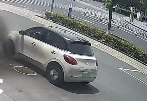 Wuling Binguo catches fire while parked in during May Day Holiday, reports say
