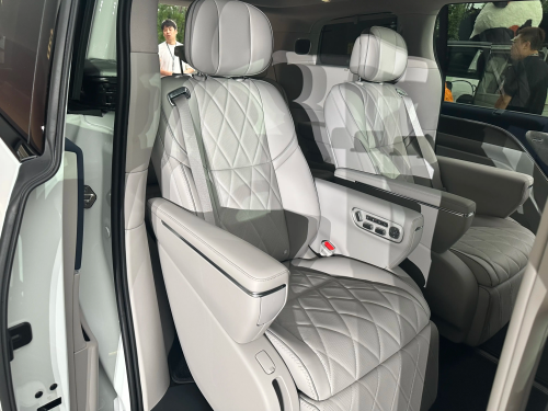 Leapmotor, Battery, Leapmotor launches D99 MPV in China: 115 kWh battery for BEV and 80.3 kWh for EREV, 36,700 USD