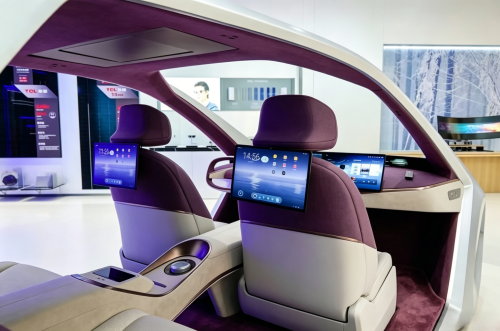 Huawei, Smart, TV giant TCL launches automated “black light” factory to challenge Huawei in the smart cockpit market