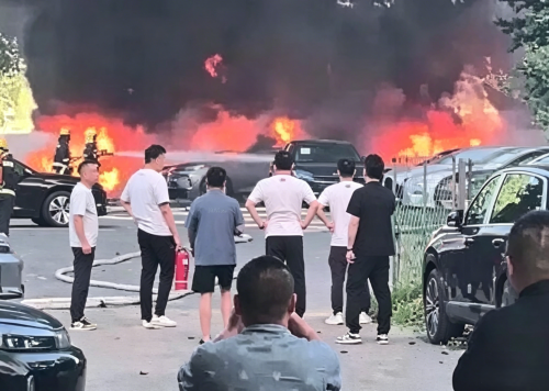 Bizarre poplar fluff fire destroys 20 EVs that appear to be Geely Galaxy A7 sedans in China