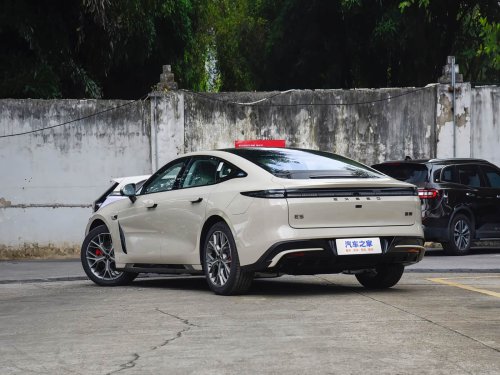 Chery’s new Exeed Exlantix ES revealed with AWD and 4.9s sprint ahead of June 10 pre-sales
