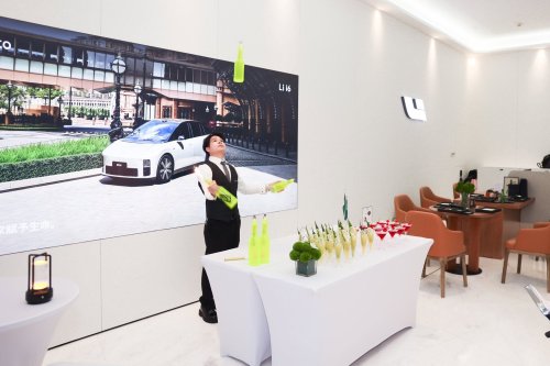 Li Auto enters Macau ahead of Mega RHD launch in Q4