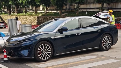 BYD Da Han reveals massive 725.9 kg battery for 102.3 kWh and 1,008 km range