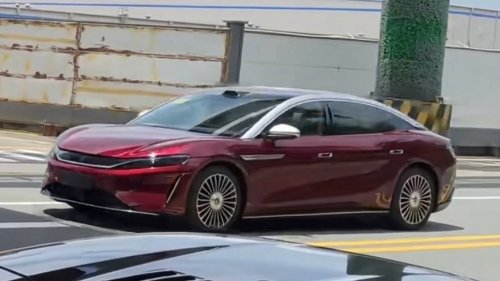 BYD Da Han sedan with 1,008 km range seen in China without camouflage