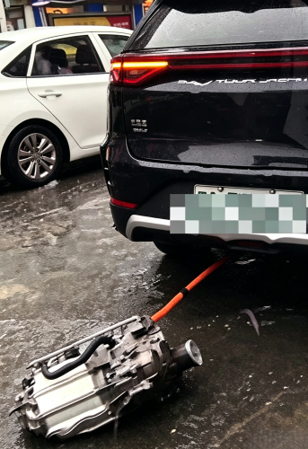 BYD, BYD Tang, BYD Tang “gives birth” in deep flood as viral motor detachment rumor is debunked