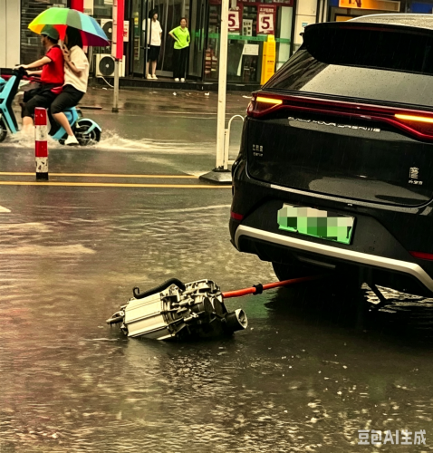 BYD, BYD Tang, BYD Tang “gives birth” in deep flood as viral motor detachment rumor is debunked