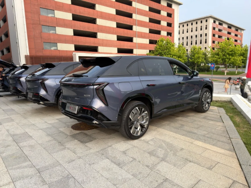 Hongqi, Refreshed Hongqi Tiangong 08 with 800V architecture opens for pre-sale in China, starting at 26,400 USD