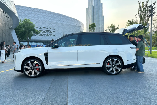 Nio ES8 expands lineup with new five-seater model,BaaS option starting from 40,400 USD
