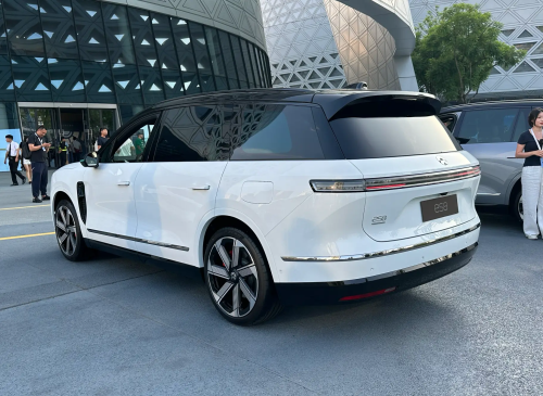 NIO, Nio ES8 expands lineup with new five-seater model,BaaS option starting from 40,400 USD